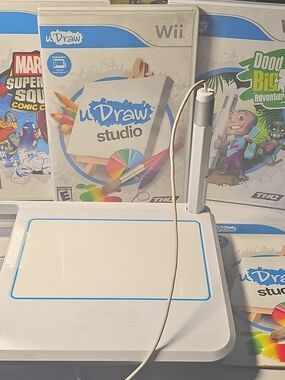 HQ uDraw GameTablet Drawing Pad in White with Blue Trim